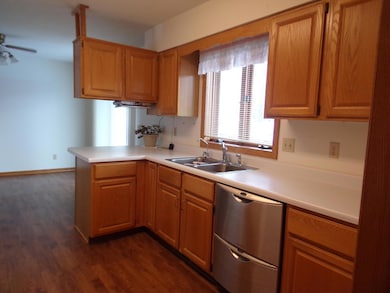 1513 Pebble Beach Rd, Mitchell, SD 57301 - photo 6