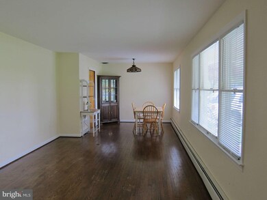 1103 Canterbury Ct, Sykesville, MD 21784 - photo 2