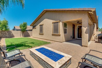 Gas Firepit & Covered Patio