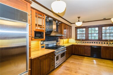 Here it is... the gourmet kitchen! See the Sub Zer