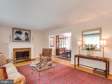 7817 Lewinsville Rd, McLean, VA 22102 - photo 3