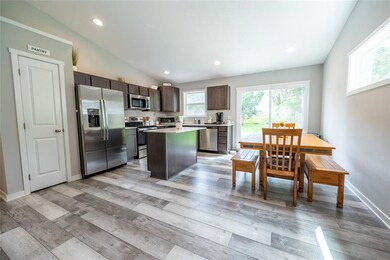 408 E Broad St, Des Moines, IA 50315 - photo 7