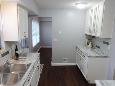 600 Olde Towne Kitchen 1