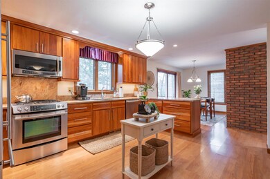 45 Pemberton Rd, Nashua, NH 03063 - photo 4