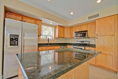 KITCHEN GRANITE COUNTERTOP