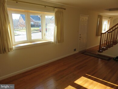 9107 Naygall Rd, Parkville, MD 21234 - photo 2