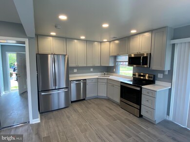 9669 Hagel Cir, Lorton, VA 22079 - photo 3