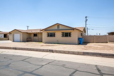 4201 W Pinchot Ave-3