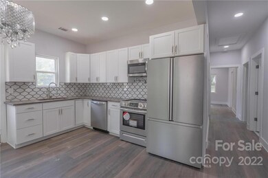 911 8th St, Statesville, NC 28677 - photo 2