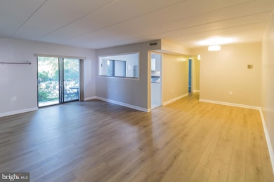 132 Roberts Ln unit 102, Alexandria, VA 22314 - photo 7