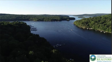 DRONE VIEW OF THE LAKE