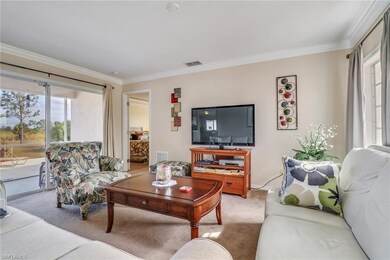 OPEN FLOOR PLAN LIVING AREA!