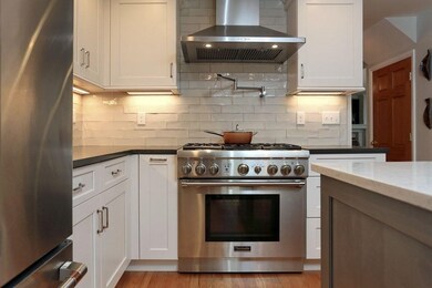 9 Blueview Rd, West Roxbury, MA 02132 - photo 3