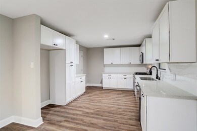 5426 De Lange Ln, Houston, TX 77092 - photo 3