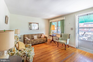 572 Lucia Ave, Baltimore, MD 21229 - photo 2