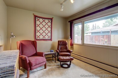 Den w/South Facing Window