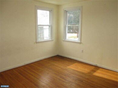 10 Locust Rd, Morton, PA 19070 - photo 5