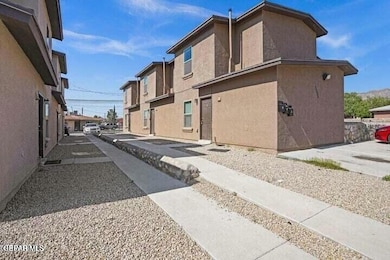 3908 Lincoln Ave unit B, El Paso, TX 79930 - photo 2