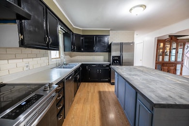 28 Mathews Ave, Waterville, ME 04901 - photo 2