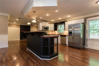 Bar seating area in kitchen