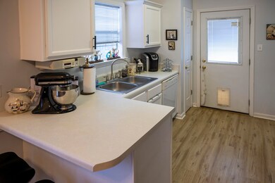 1385 Charles Bryan Rd, Cordova, TN 38018 - photo 4