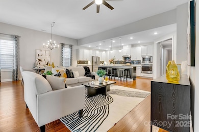 8210 Festival Way, Charlotte, NC 28215 - photo 7