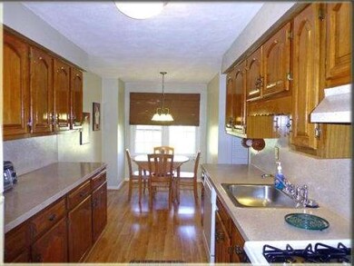 62 Apache Way, Tewksbury, MA 01876 - photo 2