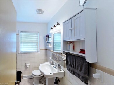 800 E Fairfield Rd, High Point, NC 27263 - photo 7