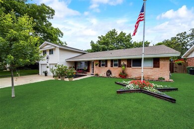 728 Edgehill Dr, Hurst, TX 76053 - photo 4