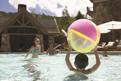 Four Seasons Kids in Pool High Res - Cop