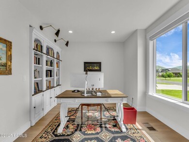 6-web-or-mls-569-w-cascade-meadows-loop