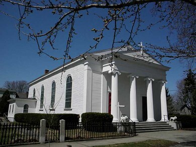 21 Lyndon St, Warren, RI 02885 - photo 2