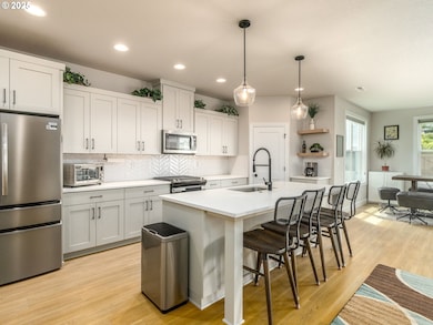 853 NE 17th Ave, Canby, OR 97013 - photo 5