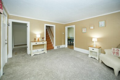 615 Main St-105