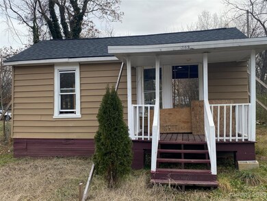 343 W Raleigh Ave, Statesville, NC 28677 - photo 2