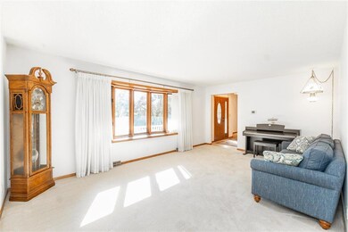 2805 Edgewood Dr, Cedar Falls, IA 50613 - photo 5