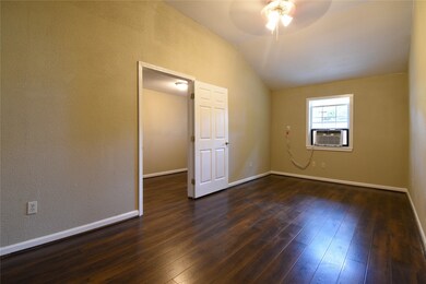 10610 Somerset Ln, Houston, TX 77093 - photo 5