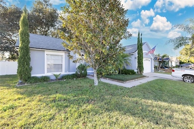 330 Robbins Rest Cir, Davenport, FL 33896 - photo 2