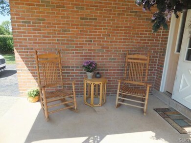 752 James Dr, Nazareth, PA 18064 - photo 4