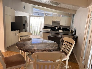 22839 Epsilon St, Woodland Hills, CA 91364 - photo 3