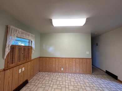 604 W Warren St, Luverne, MN 56156 - photo 6