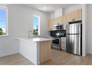 Overlook Lofts, Portland, OR 97217 - photo 4