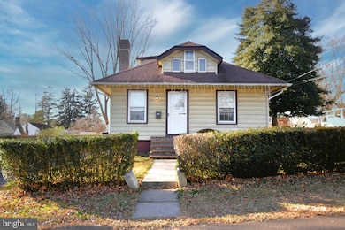 639 C Ave, Feasterville Trevose, PA 19053 - photo 2