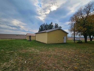 2240 Roanoke Ave, Fredericksburg, IA 50630 - photo 6
