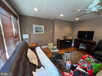 234 Fernwood Ave, Folsom, PA 19033 - photo 2