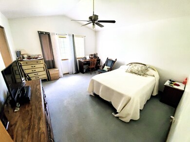 970 N Commonwealth Ave, Aurora, IL 60506 - photo 2