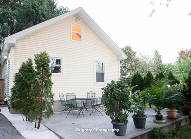 17 Putnam St, Troy, NY 12180 - photo 3