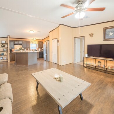 149 High Meadows Dr, Gonzales, TX 78629 - photo 4