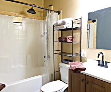 411 Braz St, Bonham, TX 75418 - photo 4