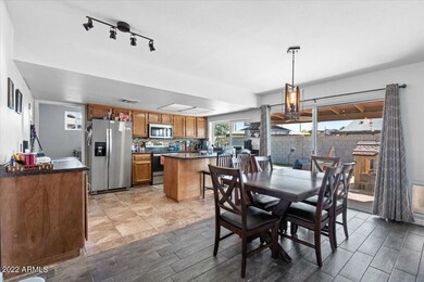 Kitchen /Dining Area